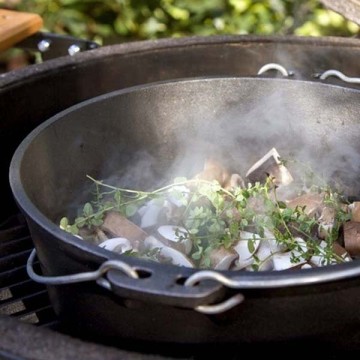 Духовка голландская  Big Green Egg DO, чугунная